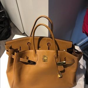 COPY - Tan leather bag